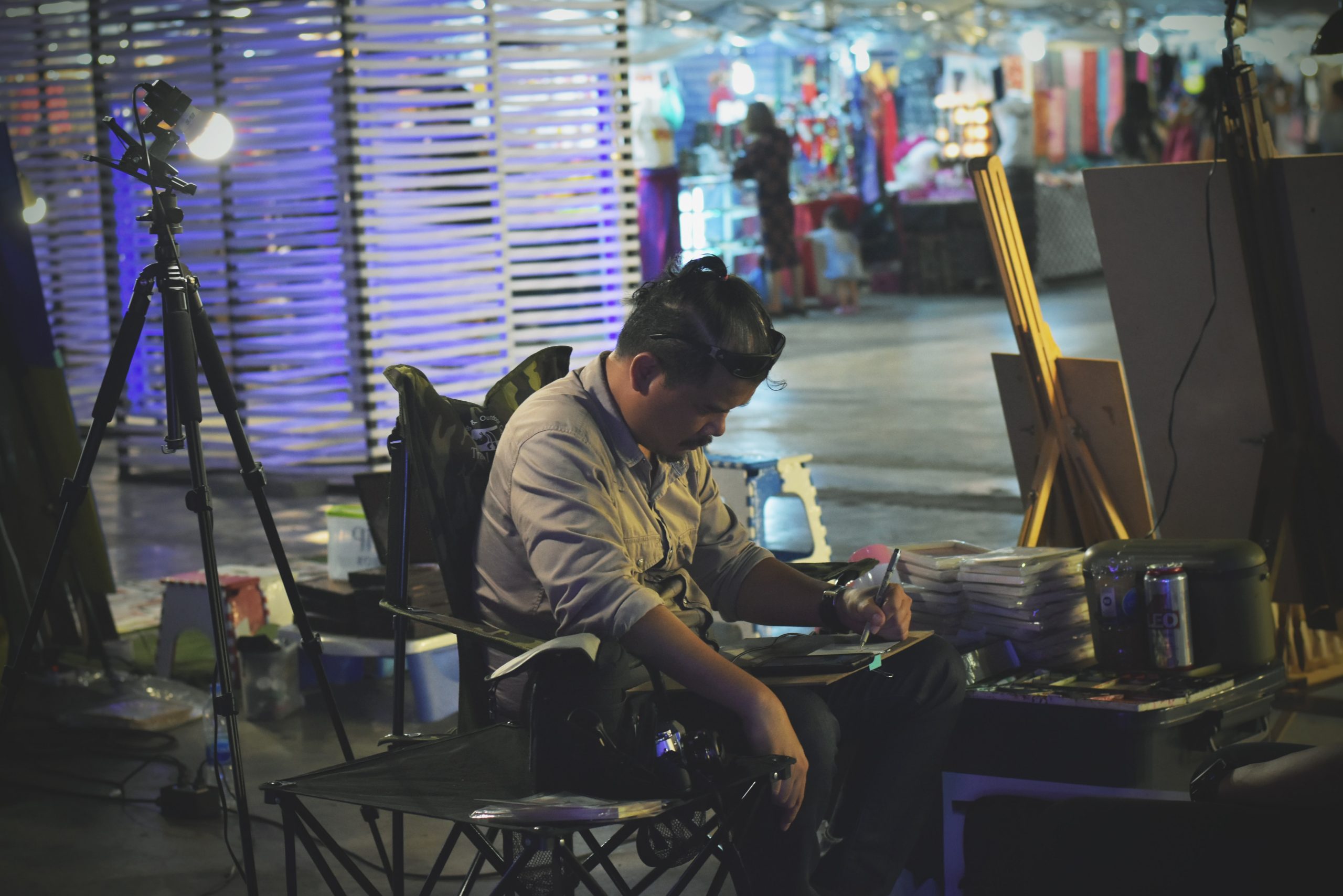 freelancers man sitting on chair